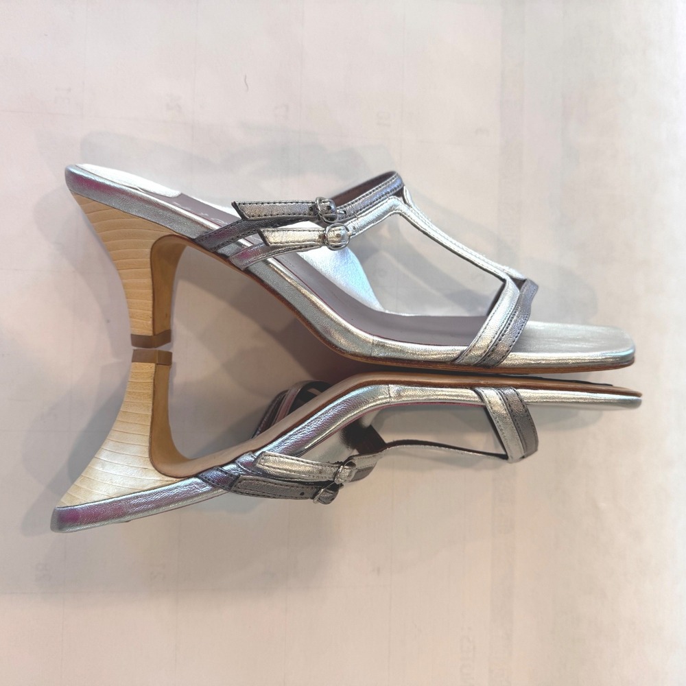 Taryn by Taryn Rose Women 10 Silver Metallic Leather Low Heel Slide Sandal
